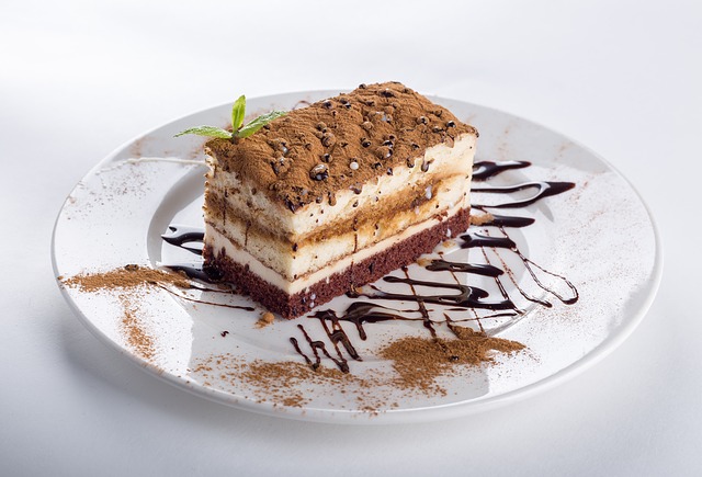 cake-1971552_640 (1).jpg