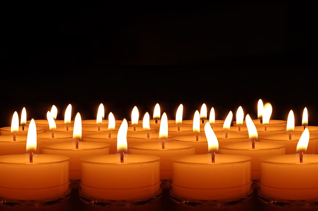 candles-492171_640.jpg